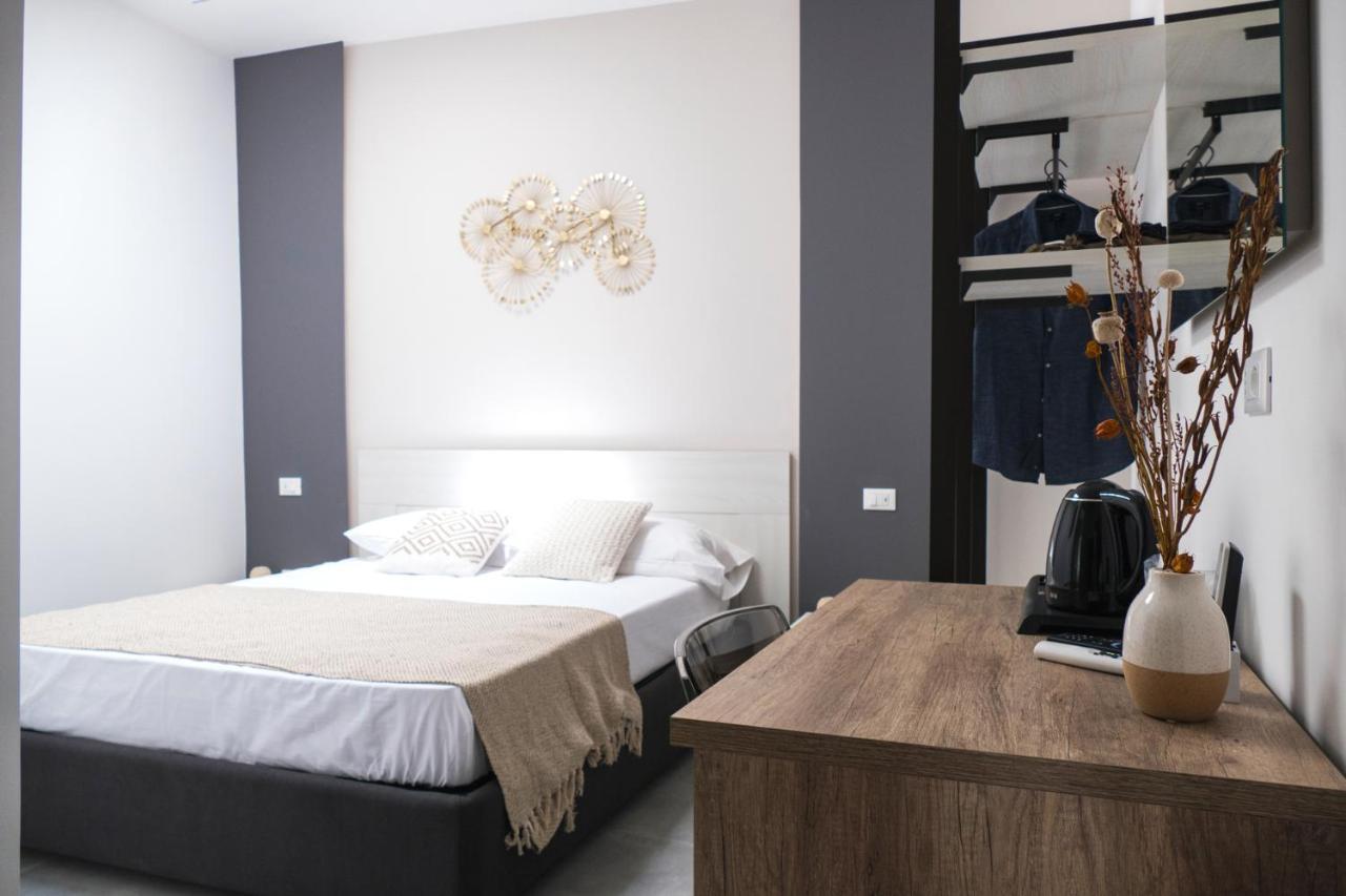 Le Dimore Del Borgo - Room & Breakfast カンポマリーノ エクステリア 写真